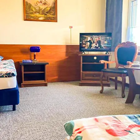 Prestige Hostel *